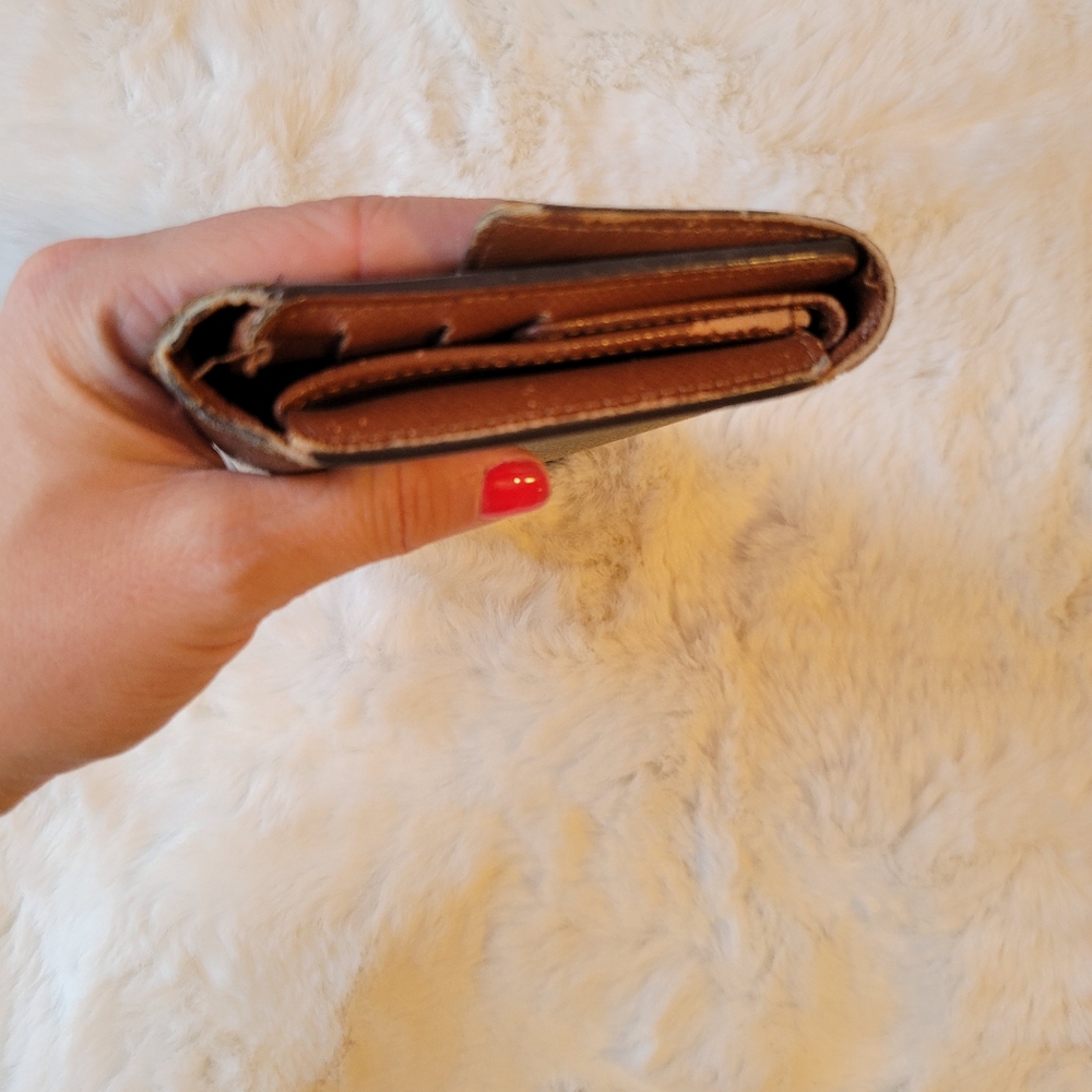 Louis Vuitton Wallet Clutch - Picture 10 of 11